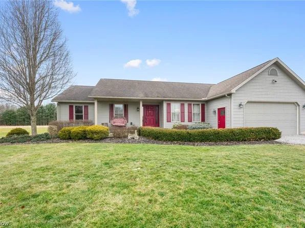 8530 N Palmyra Rd, Canfield, OH 44406