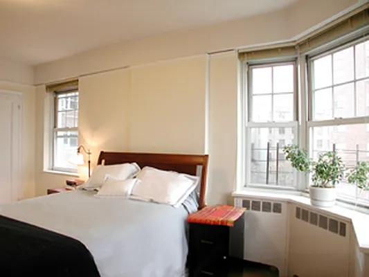 Sold by Simone Song Properties, LLC | media 30