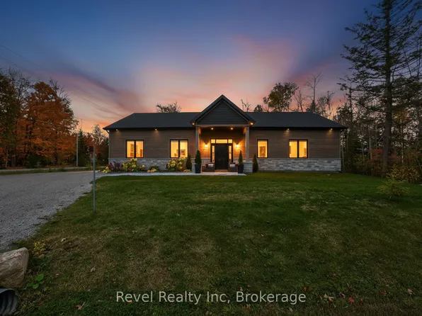 2 Seguin Cres, Tiny, ON L9M 0C9