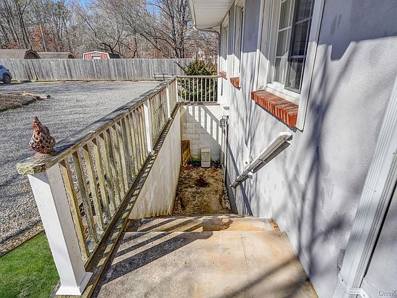 5th image of 146 Halsey Manor Road