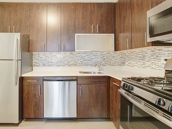 3rd image of 300 Mercer St APT 12O