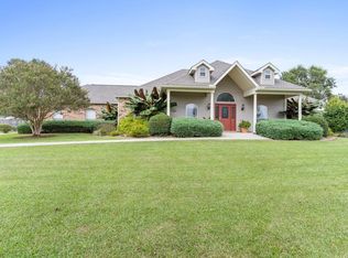 180 Shore Crest Cir, Carriere, MS 39426