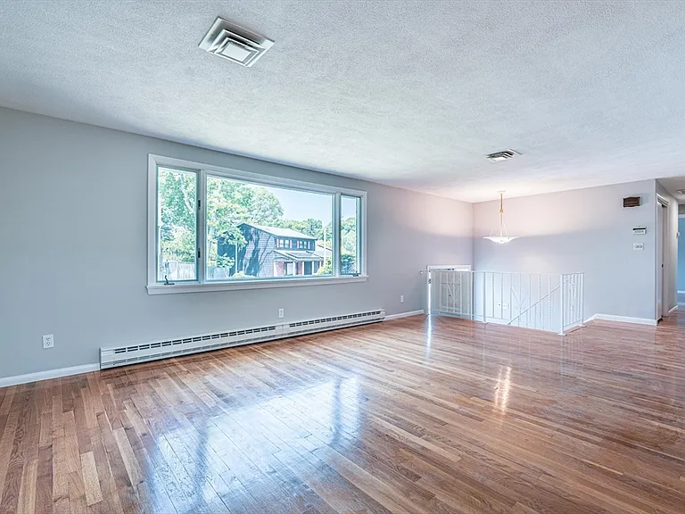 20 Fieldstone Dr — Photo 3