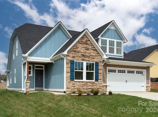 103 Orwell Dr, Fletcher, NC 28732