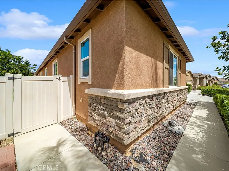 1420 Yarrow Ln — Photo 53