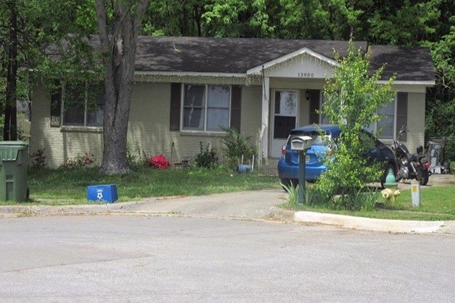 1st image of 13900 Armond Cir SW