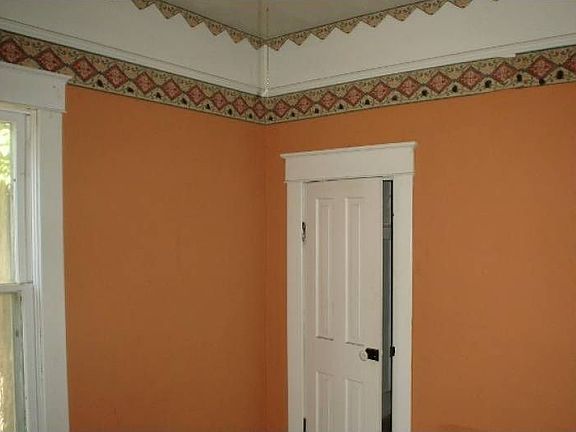 4th image of 822 N B St