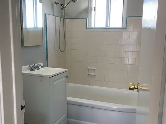 4th image of 2980 Mission Blvd APT 6
