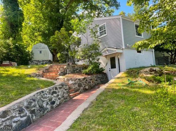 46 Oak Tree Ln, Sparta, NJ 07871