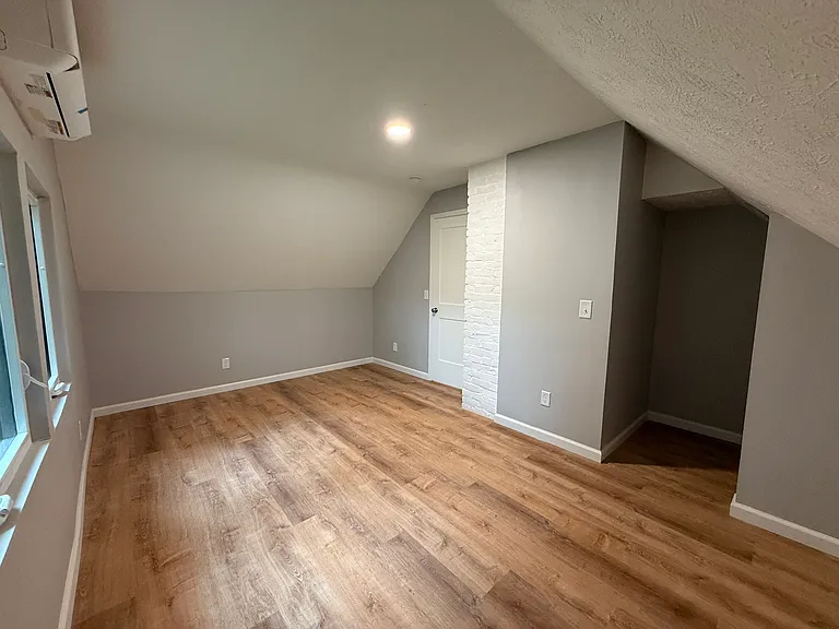 2914 Nicholas St — Photo 8