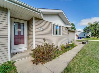 2007 Meadowlark Dr, Janesville, WI 53546