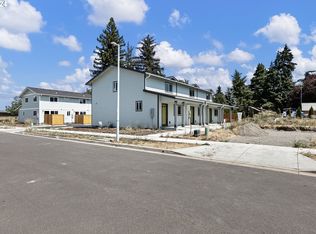 789 Saint Charles St, Eugene, OR 97402