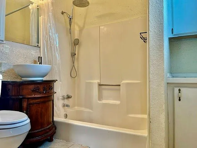 1715 Jackson Ave #B — Photo 10