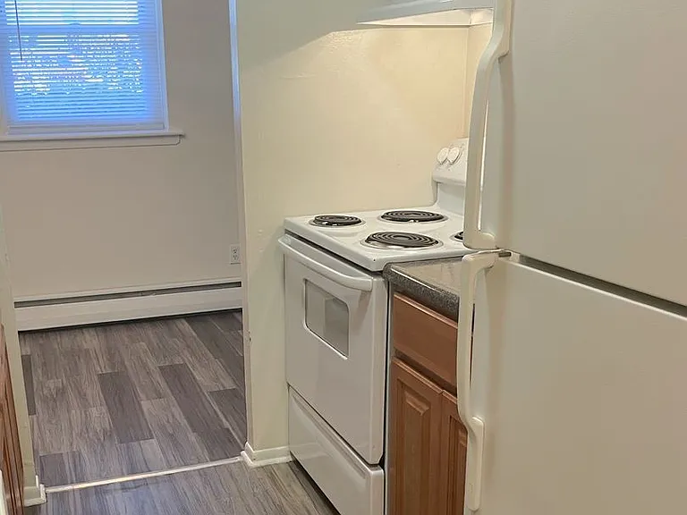 Ridgeway Court Apartments — Photo 20