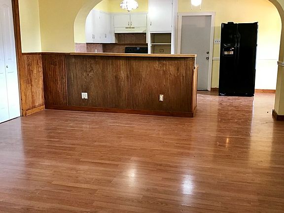 3rd image of 507 Antler Dr