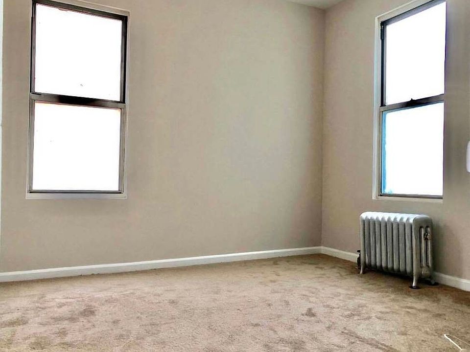 2nd image of 25-52 34th St #200