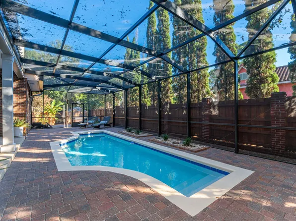 16 Plantation Oaks Dr, Mary Esther, FL 32569