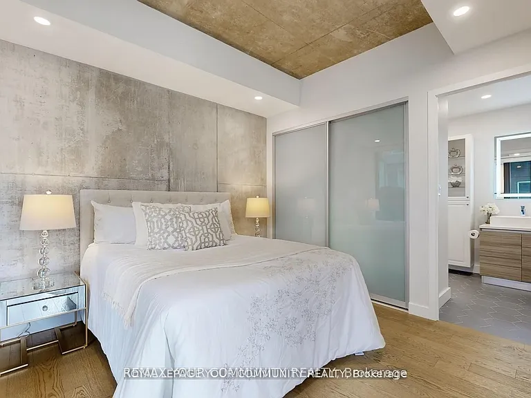 111 Bathurst St #314 — Photo 11