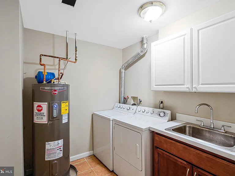 2852 Yarn Ct — Photo 34