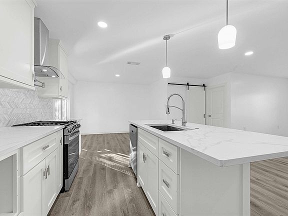 5th image of 6014 Belarbor St
