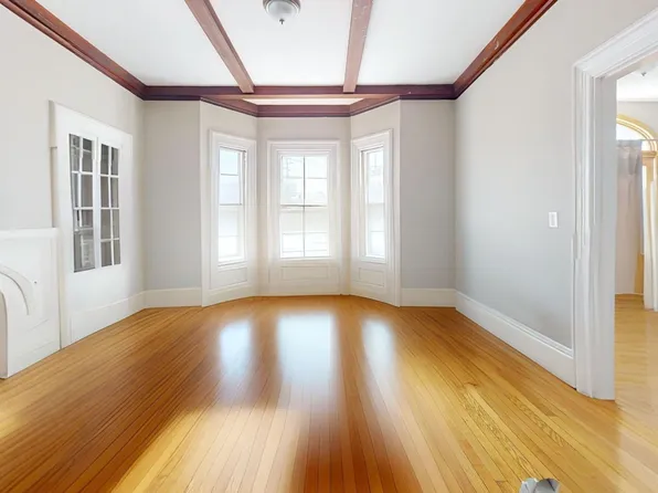 12 Lyman St #1, Waltham, MA 02452