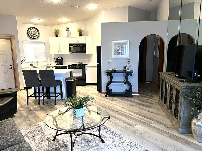 4801 Casablanca Cir — Photo 17