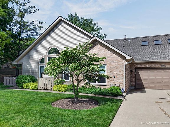 2nd image of 171 Canterbury Ct #171