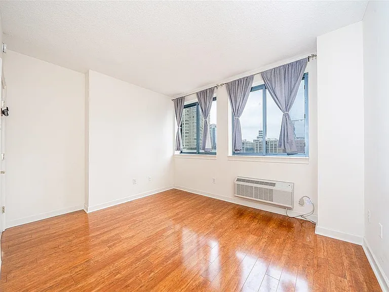 311 Washington St #6A — Photo 15