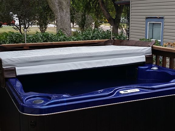 New Cal Spa hot tub