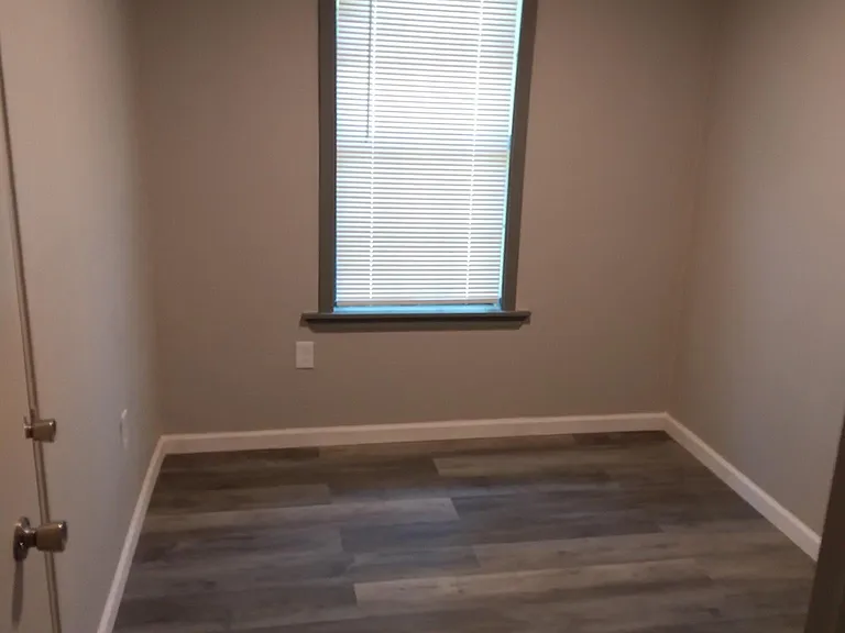 4625 Rochester Dr — Photo 8