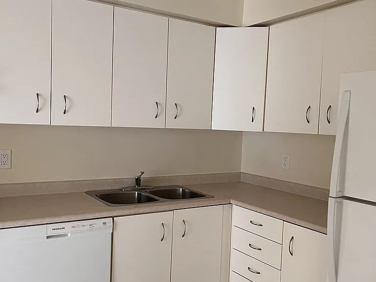 490 Veterans Dr #9 — Photo 7