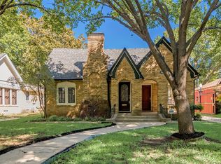 1322 S Montreal Ave, Dallas, TX 75208