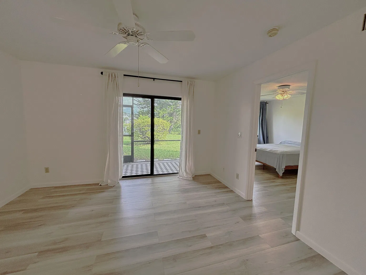2 bed, 2.0 bath, 1047 sqft, $2,000 — Photo 4