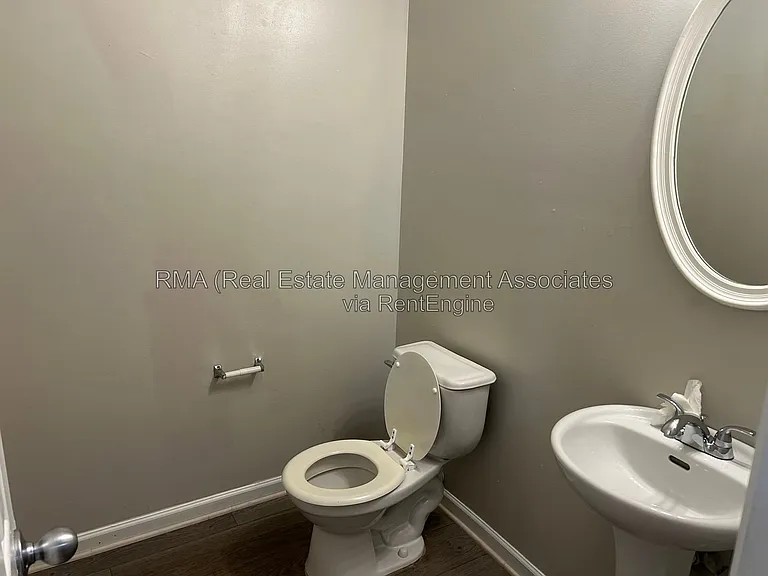 1749 Carrington Dr — Photo 4