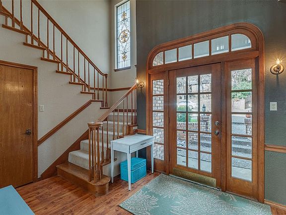 2nd image of 816 Shady Lake Dr