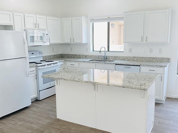 4th image of 297 E Camino Limon Verde