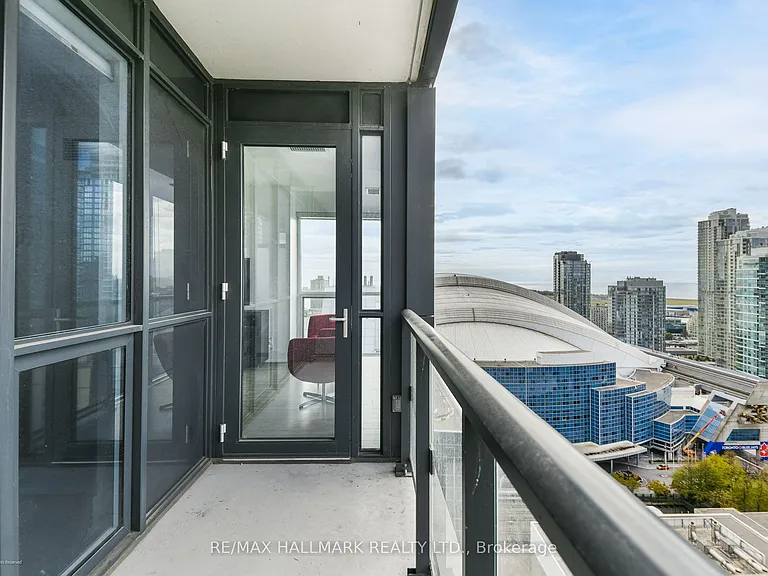 300 Front St W #2712 — Photo 4