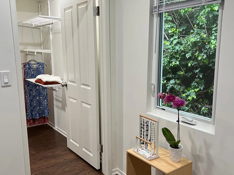 Master with walk-in closet