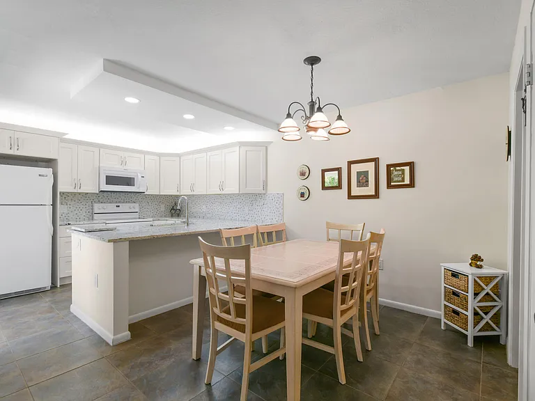 1918 19th Ct — Photo 15