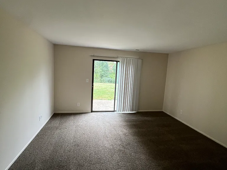 Mapleview Terrace Apartments — Photo 17