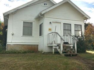 238 5th St, Silverton, OR 97381