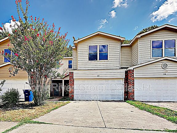 3rd image of 220 Creek Cove Dr