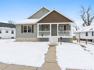 1347 F Ave NW, Cedar Rapids, IA 52405