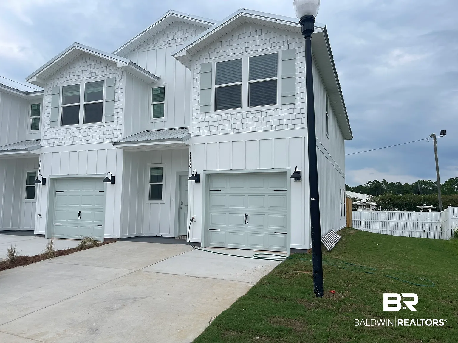 3 bed, 2.5 bath, 1437 sqft, $2,600 — Photo 1