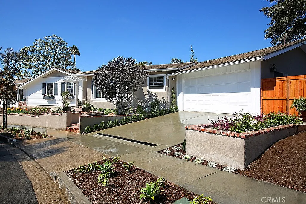 3 bed, 2192 sqft, $16,000 — Photo 1