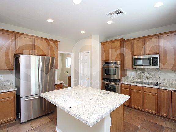 4th image of 17331 W Saguaro Ln