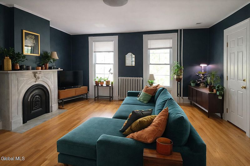 3rd image of 160 Milton Avenue