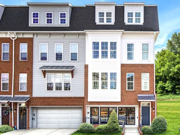 2521 Farmstead Dr #106, Rockville, MD 20850