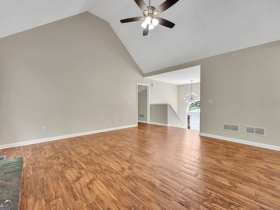 5th image of 175 River North Ct