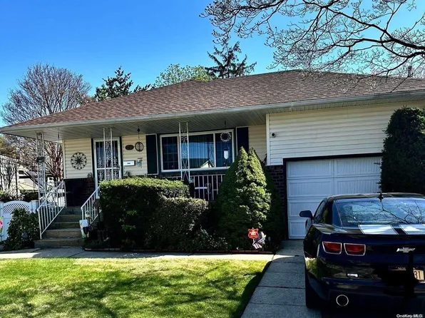 2710 Falcon Street, East Meadow, NY 11554